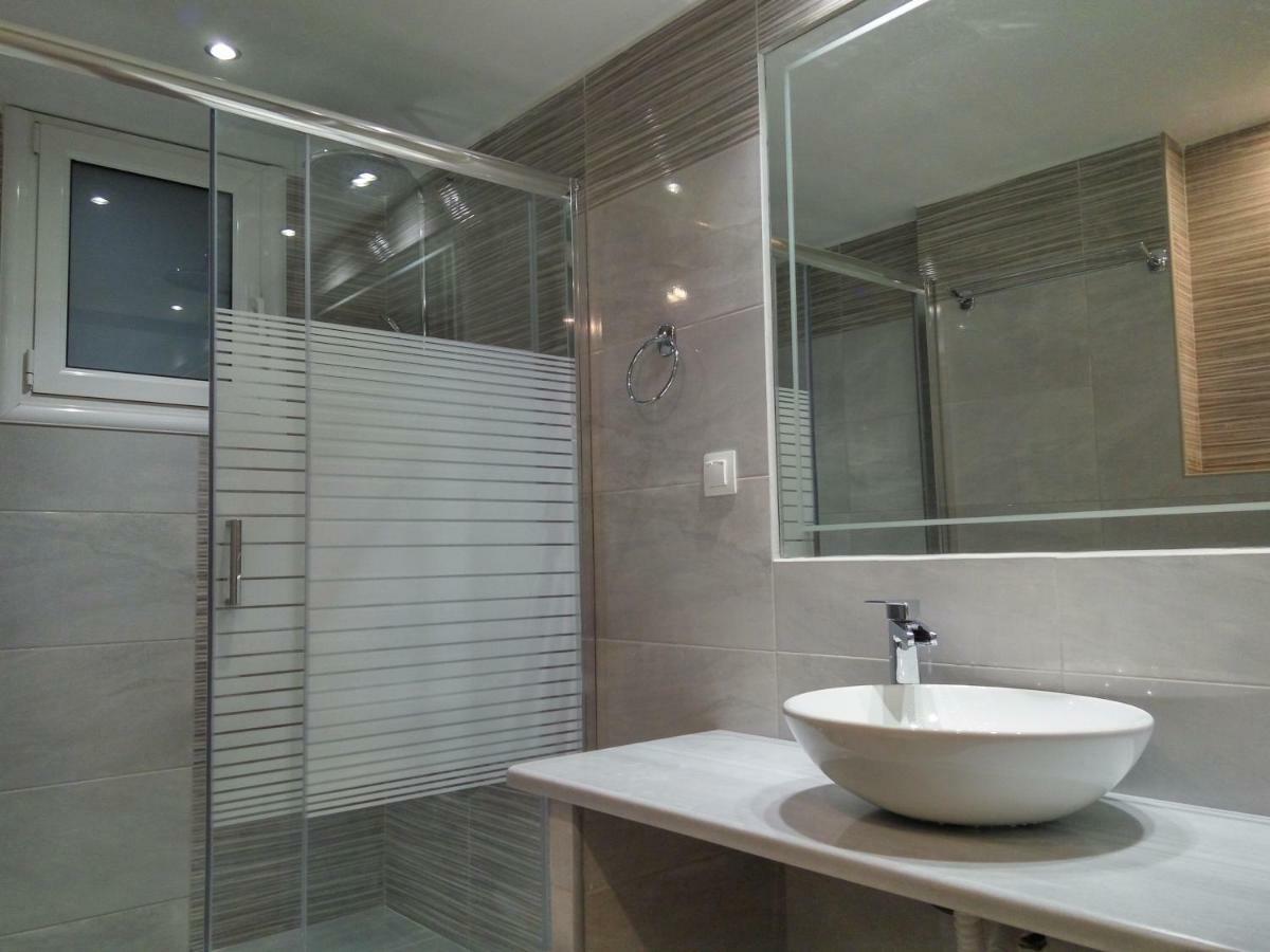 Helios & Elia Family Apartment เลียปาเดส ภายนอก รูปภาพ