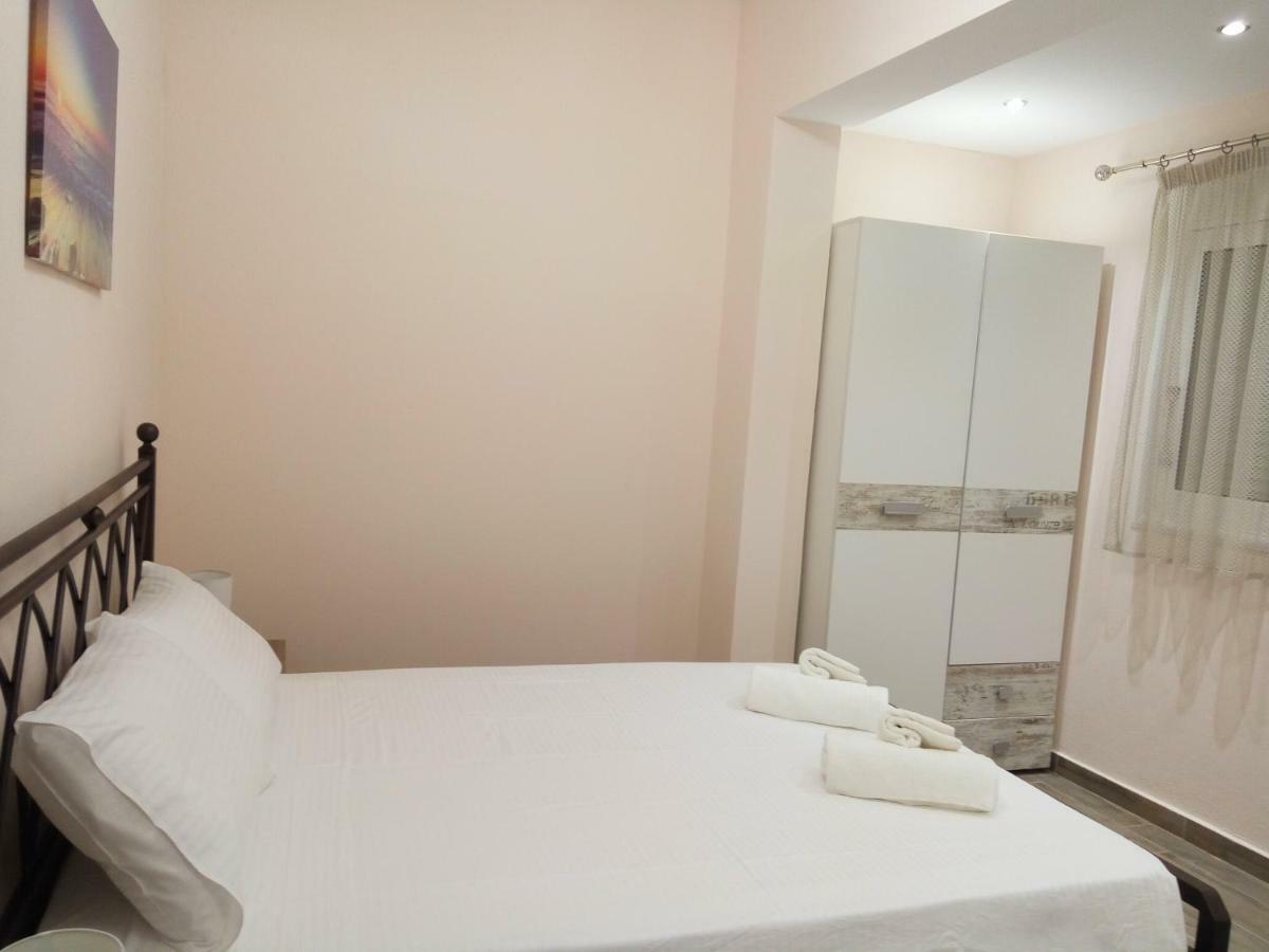 Helios & Elia Family Apartment เลียปาเดส ภายนอก รูปภาพ